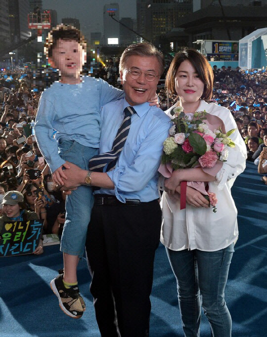 문재인 전 대통령과 딸 문다혜씨. <연합뉴스>